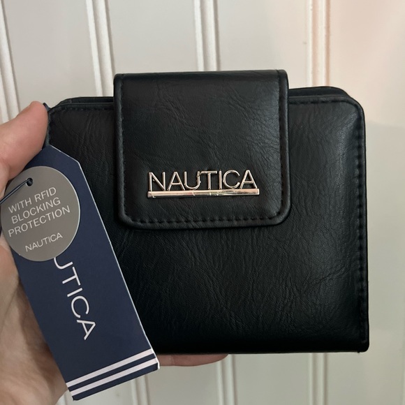 Nautica Wallet - Picture 2 of 11